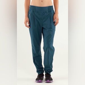 Lululemon Run With Rover Pant
Alberta Lake EUC